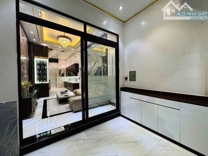 Bán Nhà Hoàng Quý , Lê Chân . Giá 6,95 tỷ - 5 tầng - 60m - 15