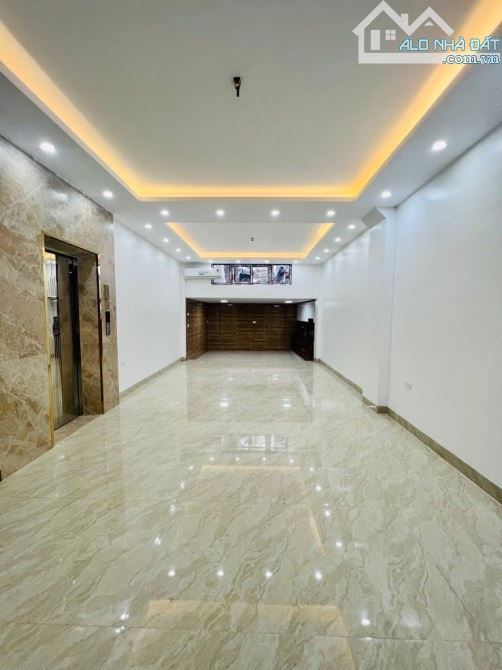 Nhà mới Phố Trần Khát Chân, ô tô 4 chỗ qua nhà, thang máy, ở và KD - 68m2, 13 tỷ - 2