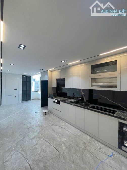 SIêu vip! Ngọc Thuỵ,lô góc,gara ô tô,ngõ thông,55M,6 tầng thang máy,full NT. 13 tỷ - 2