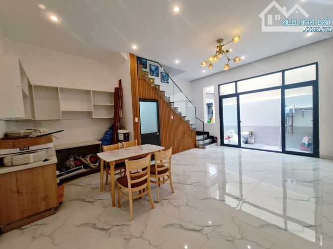 Nhà 2 tầng -HXH quay đầu - Quang Trung Gò Vấp- 64m- Giá 5 tỷ 95 TL - 2
