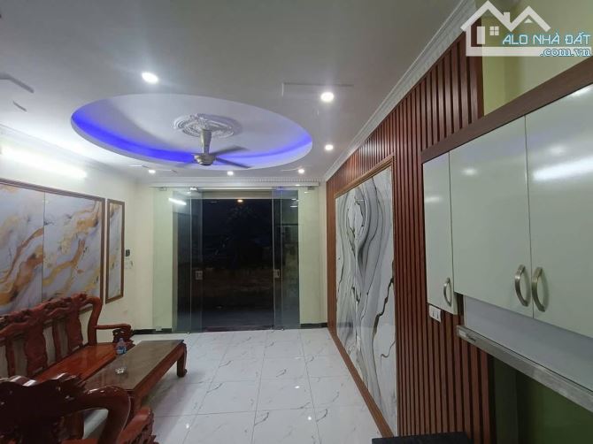 🎉🌹NHÀ ĐẸP DÂN XÂY - BÁT KHỐI LONG BIÊN - DT 30M X 5 TẦNG - MT 4.2M - Ô TÔ ĐỖ GẦN NHÀ - 2