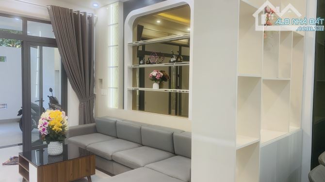 NHÀ 3 TẦNG- BA BƯỚC CHÂN RA BIỂN - MỚI- Ở NGAY - 2