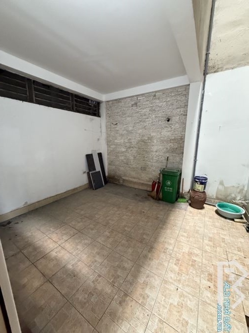 Bán nhà khu vực phố văn cao.quận ba đình .Diện tích 57 - 2