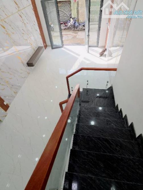 SHR - 6,8 tỷ. Nhà mới full nội thất ở ngay 4 tầng - 4x13m, hẻm 5m, Bình Tiên Q6 - 2