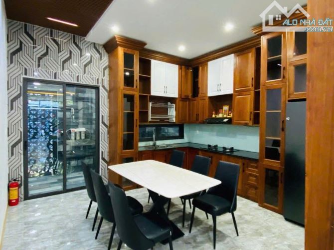💥 Bán nhà 3 Tầng Mặt tiền đường 5m5 Sát Biển HÒA MINH. DT 78m2 x3 MÊ - chỉ 6 tỷx - 2