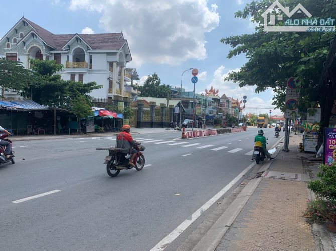 Ngộp cần bán rẻ nhà 223m2 thổ cư MT Nguyễn Hữu Trí - 2