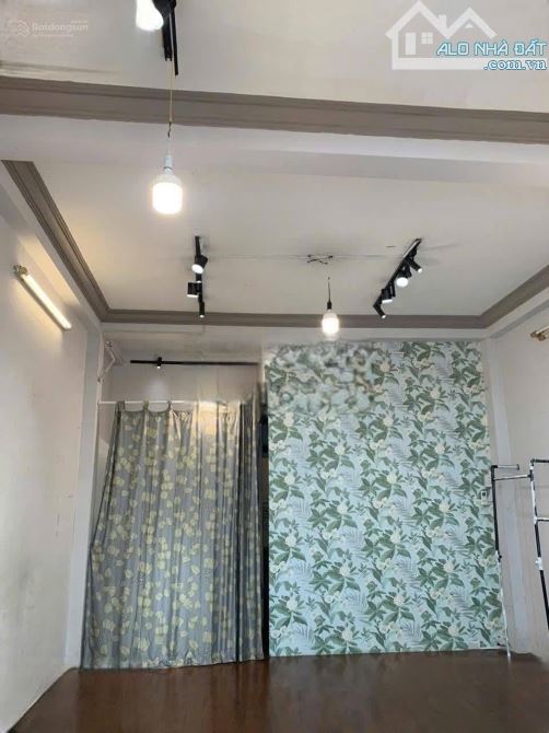 Mặt Bằng Cho Thuê MT Đường Nguyễn Công Trứ Bình Thạnh - 2