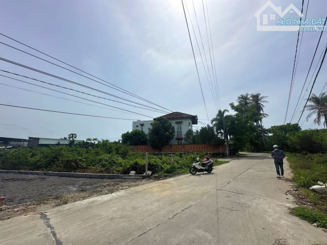 cần bán nhanh lô mặt tiền Võ Dõng - Vĩnh Trung, Nha Trang, chỉ 2,6 tỷ. 🏡Diện tích: 99,4m2 - 2