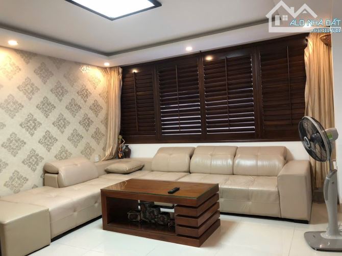 HIẾM ! CĂN GÓC 2 MẶT TIỀN TRUNG TÂM NHA TRANG Ô TÔ ĐẬU TRONG NHÀ GIÁ CỰC TỐT - 2