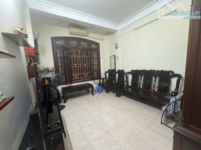 Hạ 1.5 tỷ nhà phân lô Nguyễn Chí Thanh ô tô tránh có vỉa hè 4 tầng 42m2 ngõ thông KD đỉnh - 2