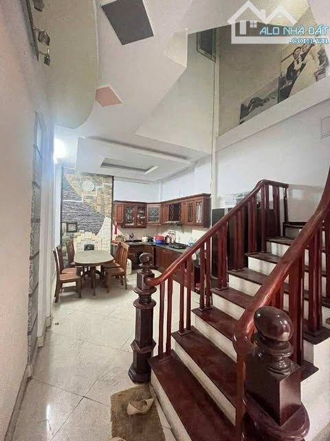 SIÊU PHẨM TUYỆT CHỦNG - 2 NHÀ RA PHỐ - VỊ TRÍ ĐẸP - VỪA Ở VỪA CHO THUÊ - 2