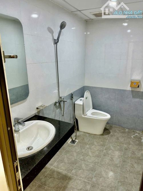 Bán nhà Việt Hưng, Long Biên, Lô góc hướng mát, dt: 78m2, giá: 3.5 tỷ - 2