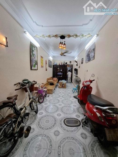 Bán Nhà Phân Lô Kim Ngưu 50m² Sổ 63m² Thực, Ngõ Rộng Ô Tô Đỗ Cửa, 7.8 Tỷ  🏠 PHÂN LÔ NGÕ R - 2
