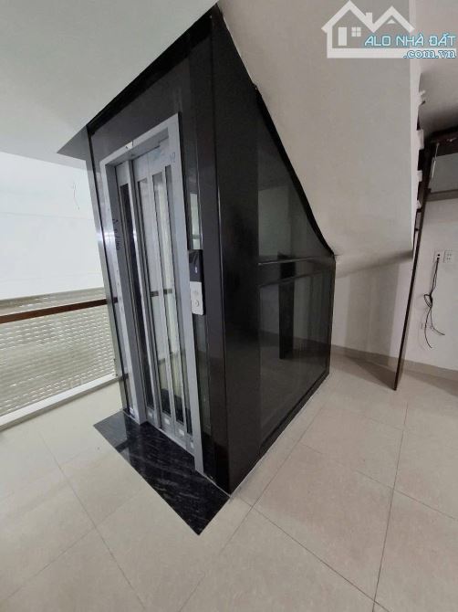 Nhà mặt phố Hoàng Công, 6 tầng thang máy, kinh doanh sầm uất, giá cực tốt - 2