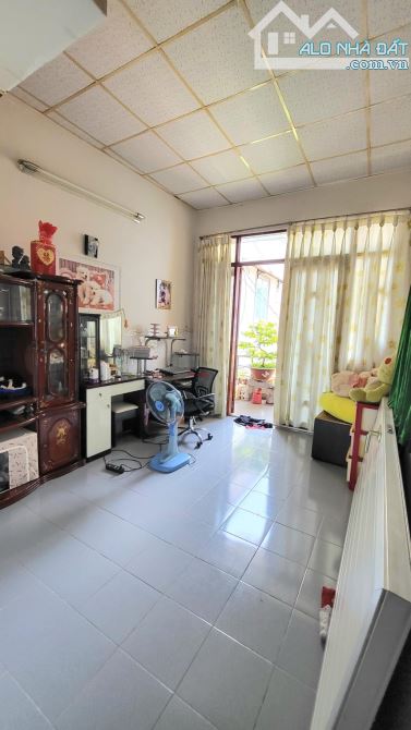 "Cạnh Phú Mỹ Hưng - 3.3 x 12 - 2 Tầng - Nở hậu có sân phía sau - Chưa đến 4ty - 2