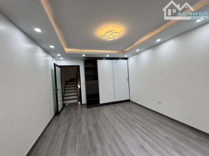 ÔTÔ- KINH DOANH- NHÀ MỚI -GẦN HỒ-  TRUNG TÂM  BỒ ĐỀ - 2