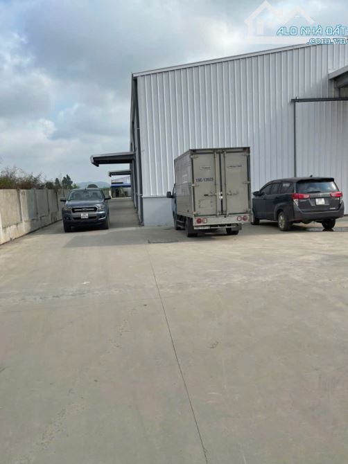 CHO THUÊ KHO XƯỞNG NGOÀI KCN QUẾ VÕ 1 / DT 1.120m2 KHUNG THÉP ZAMIL TRẠM ĐIỆN RIÊNG - 2