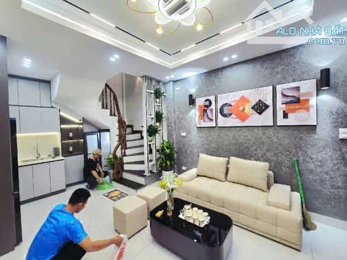 BÁN GẤP NHÀ DƯƠNG VĂN BÉ DT 28M 5 TẦNG MT3.8M GISD 5.5 TỶ - 2