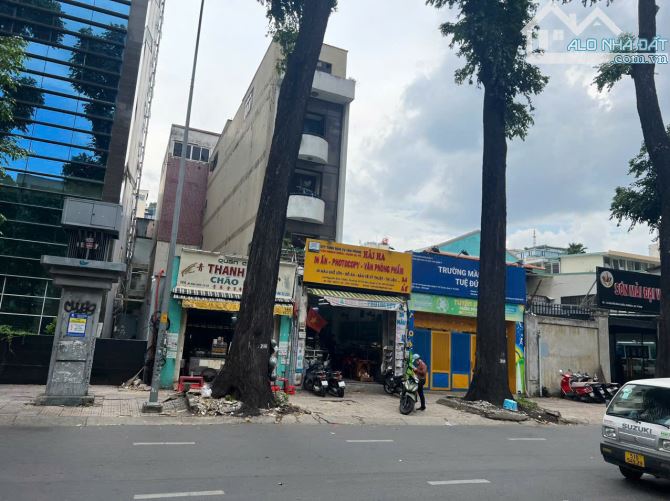 Bán nhà 144 Nguyễn Đình Chiểu Q3 chỉ 465triệu/m2 DT 345m2 Xd Cao tầng - 2