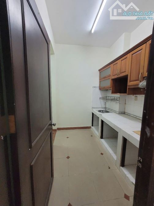 Cần bán chung cư 312 Lạc Long Quân Quận 11 sổ hồng rồi giá bán 2,9 tỷ - 2