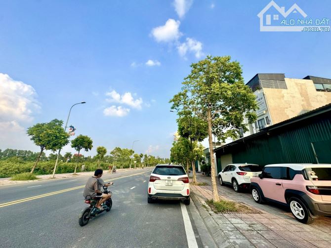 Khuôn tiền hiếm 10.x tỷ có lô đất Mặt đường 40m Cự khối, View hồ điều hoà 30ha - 2