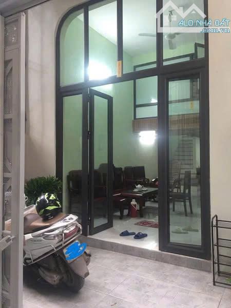 CHO THUÊ NHÀ NGUYÊN CĂN ĐƯỜNG KIM NGƯU DT 60M X 4 TẦNG, FULL NỘI THẤT, GIÁ 12 TRIỆU/ THÁNG - 2