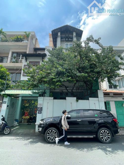 Bán nhà 41 Trần Khánh Dư Q1 chỉ 380triệu/m2  DT 8x20 CN160m2 - 2