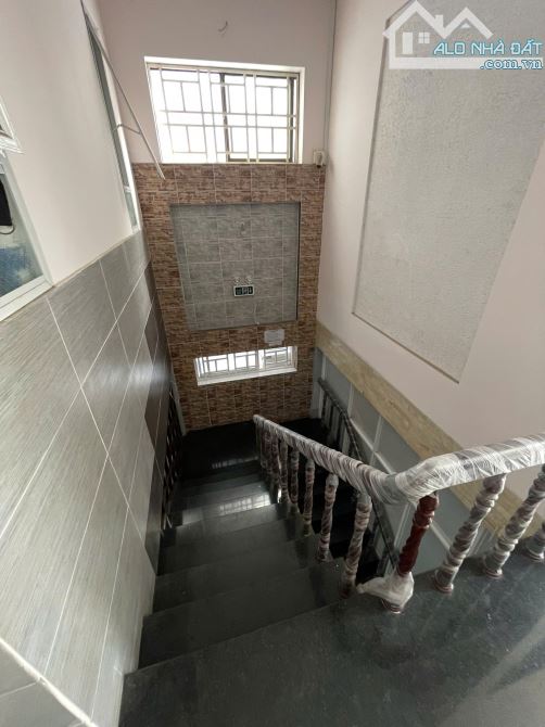 Bán dãy trọ 2.5 tầng x 132m2 | 10 phòng kiệt Ông Ích Khiêm - Hải Châu thu nhập 25tr/tháng - 2