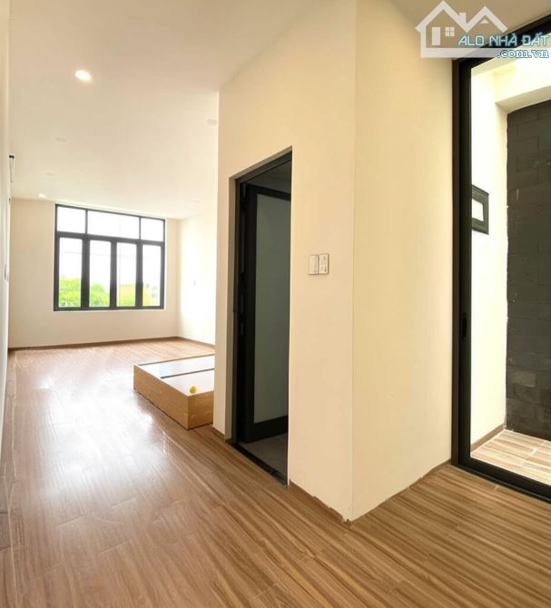 CHO THUÊ NHÀ NGUYÊN CĂN MẶT TIỀN ĐƯỜNG NGUYỄN TRI PHƯƠNG - 94 M² - 5 PN - GIÁ 32 TRIỆU - 2