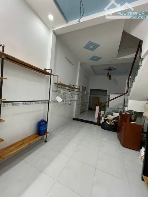 NHÀ 2 TẦNG - MẶT TIỀN ĐƯỜNG KINH DOANH - ĐƯỜNG NHỰA 10M 3 XE TẢI TRÁNH - ĐANG CHO THUÊ 10T - 2