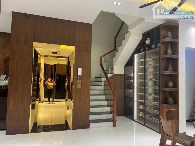 Bán Biệt thự 3,5 đã hoàn thiện mặt Đường Triệu Việt Vương nhìn vườn hoa Công ty phát triển - 2
