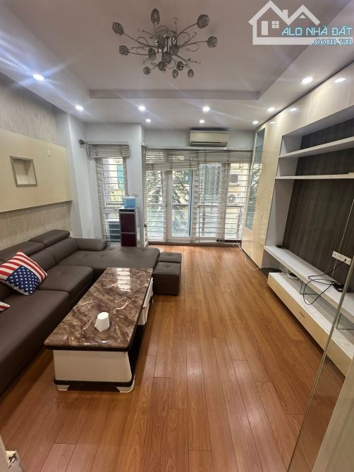 ĐỖ QUANG-CẦU GIẤY-PHÂN LÔ Ô TÔ TRÁNH-VỊ TRÍ VIP-5 TẦNG-VĂN PHÒNG CÔNG TY - GIÁ 21.5 TỶ - 2