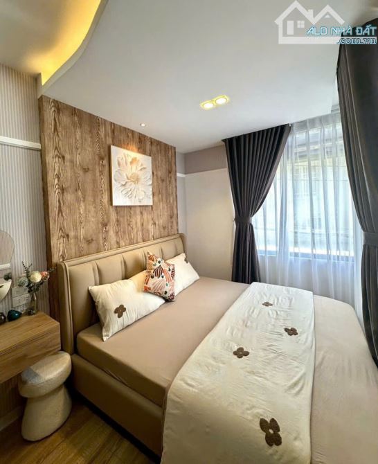 NHÀ ĐẸP SÁT PHAN XÍCH LONG - NGUYỄN KIỆM - 2TẦNG - NHỈNH 4TỶ - XE HƠI ĐỖ CỬA  - PHÚ NHUẬN. - 2