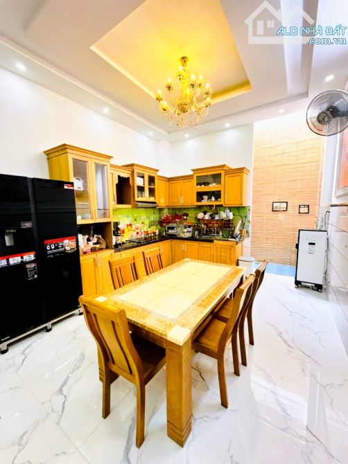 Ngay TÂN KỲ TÂN QUÝ – HXH 6m – TẶNG TOÀN BỘ NỘI THẤT – 4 Tầng – 4x15m – 4 WC – 6.2 tỷ - 2