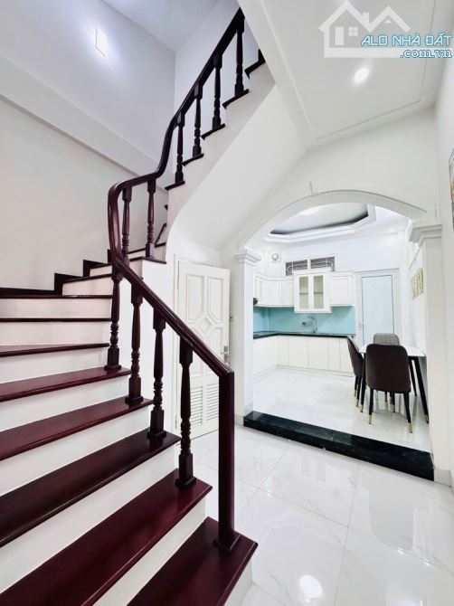 Cực hiếm nhà đẹp dân xây Cầu Giấy, lô góc, ngõ thông kinh doanh đỉnh - 2