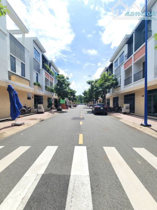3,8Tỷ TL🔥Bán nhà 2 Lầu Hoàn Công KDC gần đường Bình Chuẩn 69, p.Bình Chuẩn, Tp.Thuận An - 2