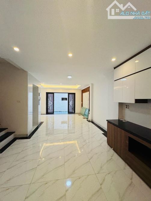 Bán nhà Hai Bà Trưng - 63/73m 5 tầng thang máy giá 10 tỉ - 2 thoáng, gần ô tô, xây mới KCB - 2
