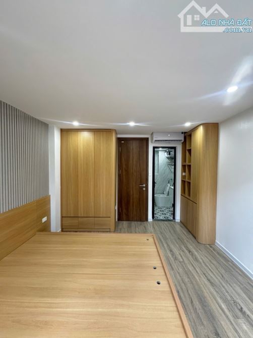 BÁN GẤP - NHÀ ĐẸP LÊ THANH NGHỊ - FULL NỘI THẤT-DT 28M2 X 5 TẦNG CHỈ HƠN 6 TỶ - 2