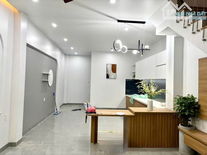 Nhà đẹp mới hoàn thiện hẻm 75 đường Quang Trung ngay trung tâm chợ 30/4 Phường Rạch Giá, - 2