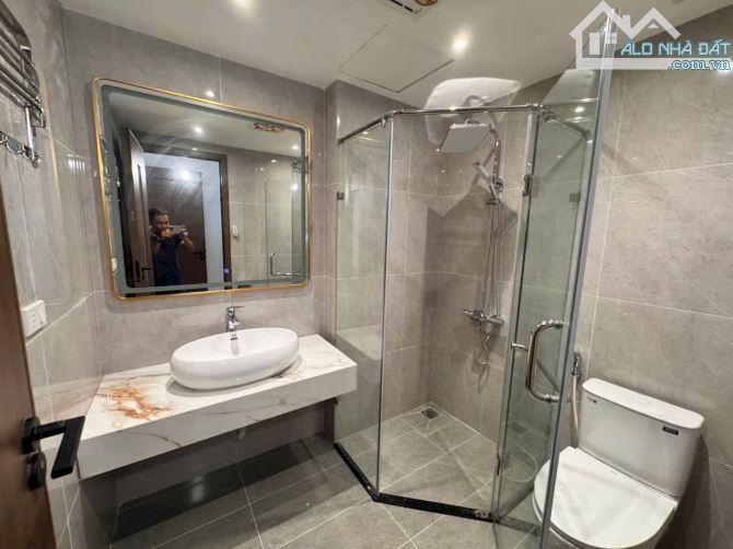 NGÕ 76 HOA LÂM LONG BIÊN NHÀ MỚI 6 TẦNG 8.6 TỶ - 2