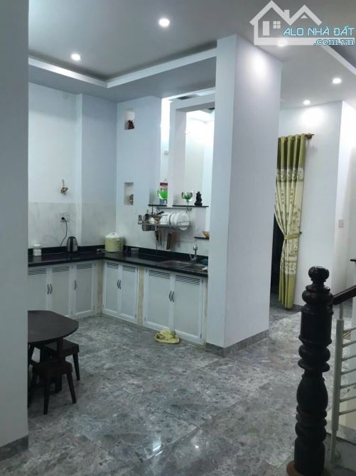 NHÀ ĐẸP  HẺM HOÀNG DIỆU DT 60M2 – SỔ ĐỎ RÕ RÀNG – GIÁ TỐT - GẦN BIỂN - 3,2 TỶ - 2