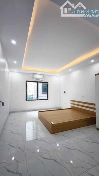 NHÀ ĐẸP, VỀ Ở NGAY, 3 GÁC ĐỖ CỬA, GẦN Ô TÔ, CẠNH TỔNG CỤC 5, YÊN XÁ TÂN TRIỀU 35 GIÁ 6 TỶ - 2