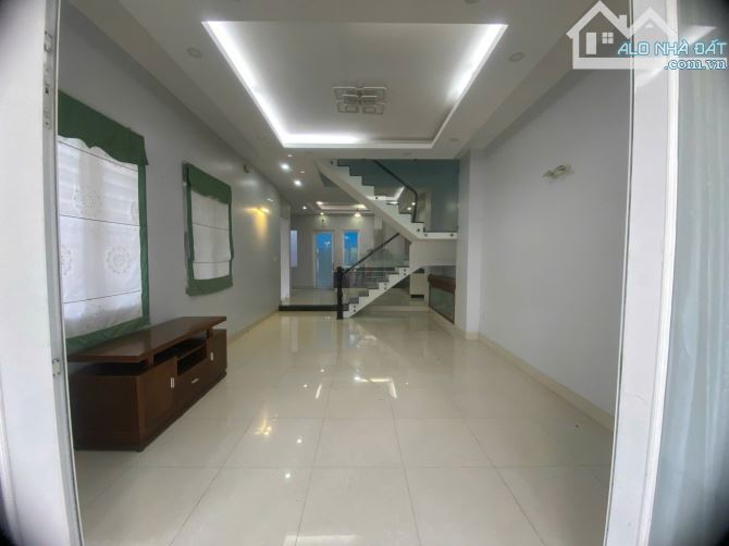 Cho thuê Villa phường A Khánh, kế bên trường học Nguyễn Hiền, CC Bộ Công An - 2