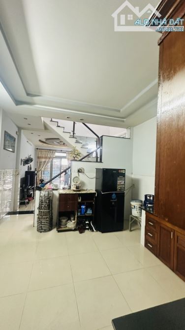 RẺ NHẤT KHU VỰC CHỢ BÌNH THÀNH- NHÀ 2 TẦNG ĐÚC THẬT 67M2(4.2x16)- HẺM XE HƠI. CHỈ HƠN 3 TỶ - 2