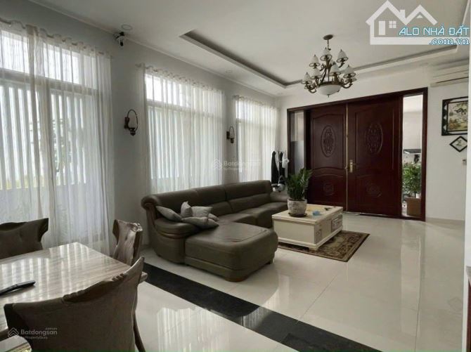 Cắt lỗ bán nhanh Biệt thự góc Hà Quang 2, đối diện công viên, Thu nhập 27tr/tháng - 2