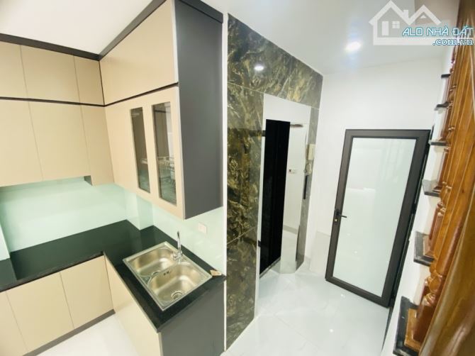 BÁN NHÀ VĨNH HƯNG - Ô TÔ ĐỖ - 6 TẦNG - THANG MÁY - KHU VỰC TRUNG TÂM - TIỆN ÍCH BẠT NGÀN - 2