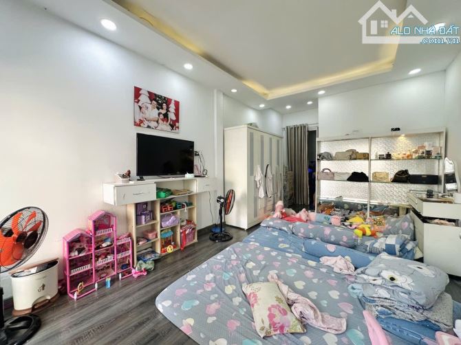 PHÚ NHUẬN - HẺM XE HƠI THÔNG - 66M2( CÔNG NHẬN ĐỦ) - 2 TẦNG - Ở NGAY - CHỈ 7.6 TỶTL - 2