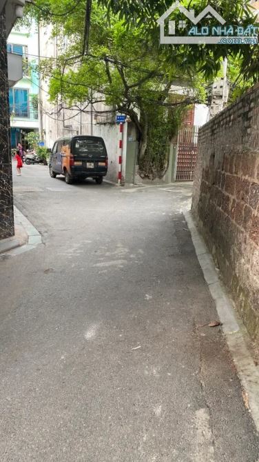Bán đất trung tâm Thach bàn 200m MT 14m 30 tỷ  ô tô vào đất - 2