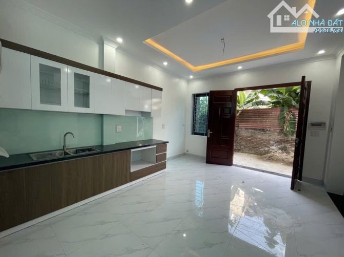 B.Á.N NHÀ  THƯỢNG CÁT, SÁT VIN ĐAN PHƯỢNG,  LÔ GÓC, Ô TÔ GẦN , THANG MÁY  40M2,  5 TỶ 7 - 2