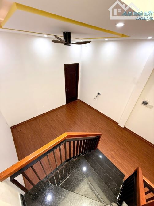 chủ cần bán nhanh căn nhà 3 tầng đường hoàng diệu - 2